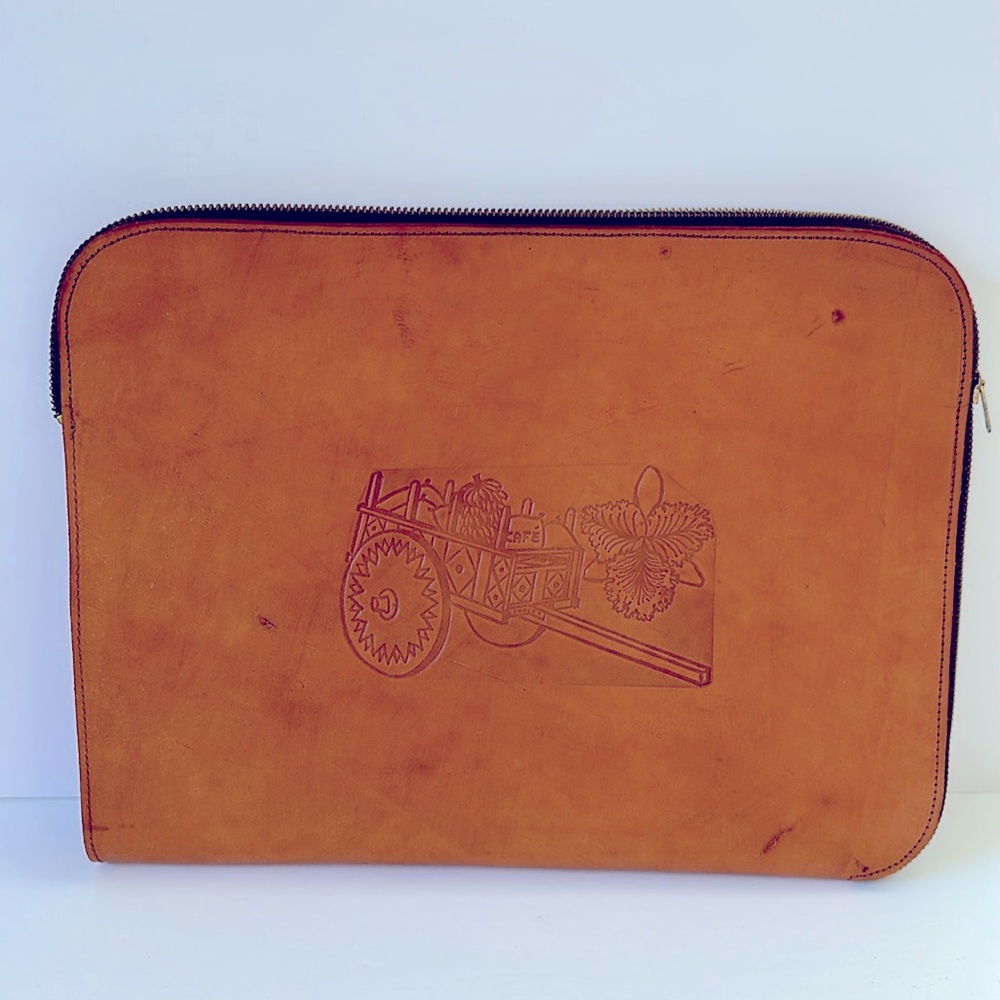 Vintage Costa Rican Hand Tooled Tan Leather Zip Around Top Portfolio 80’s